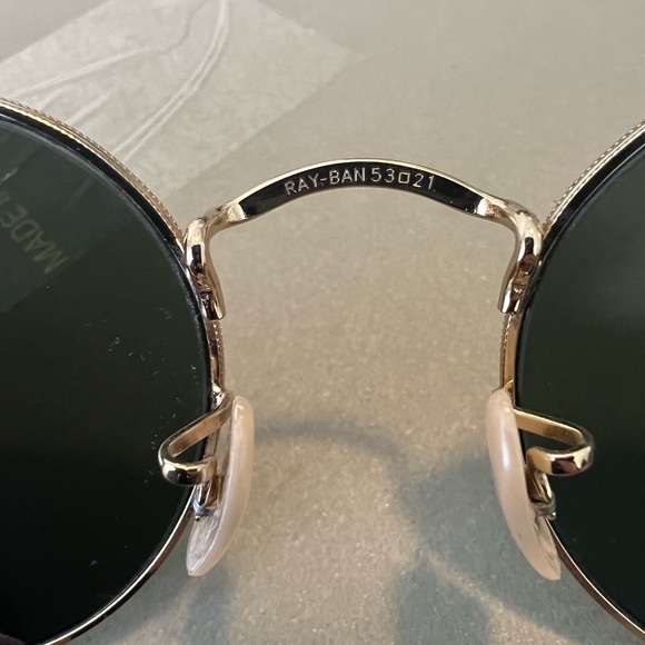 Ray-Ban RB 3447 Round Metal Sunglasses with Gold Frame - Picture 4 of 5